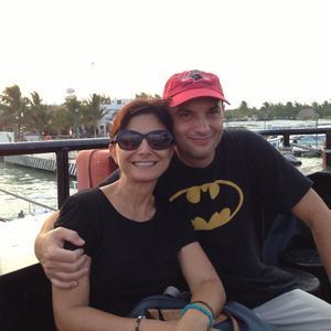 Meet your Posher, Amparo